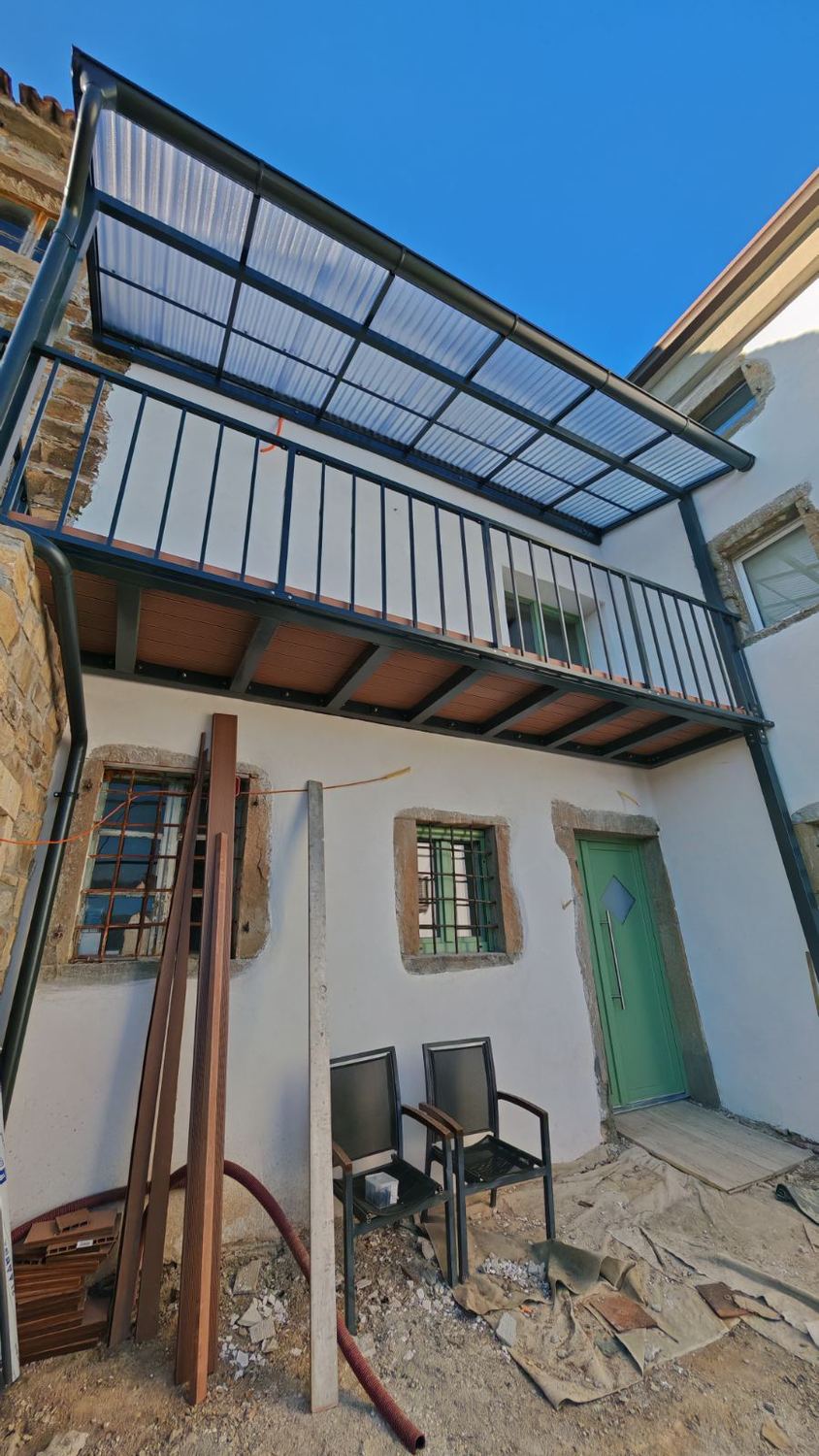 Balkon in stopnice